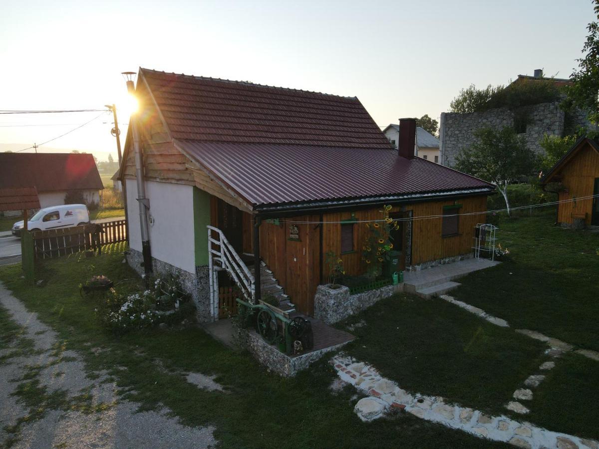 Ivona - Kuca Za Odmor Perusic - Stara Lika Apartment Exterior foto