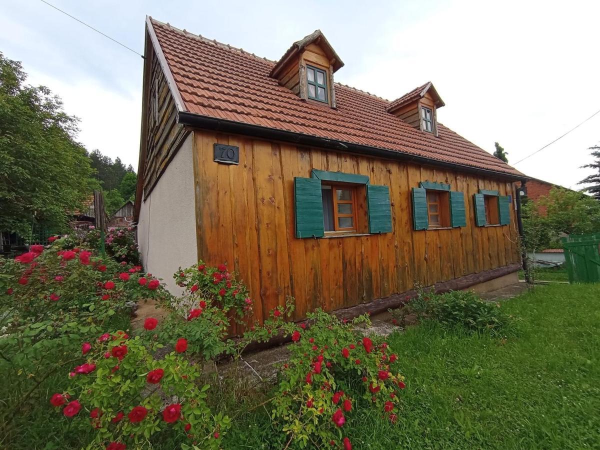 Ivona - Kuca Za Odmor Perusic - Stara Lika Apartment Exterior foto