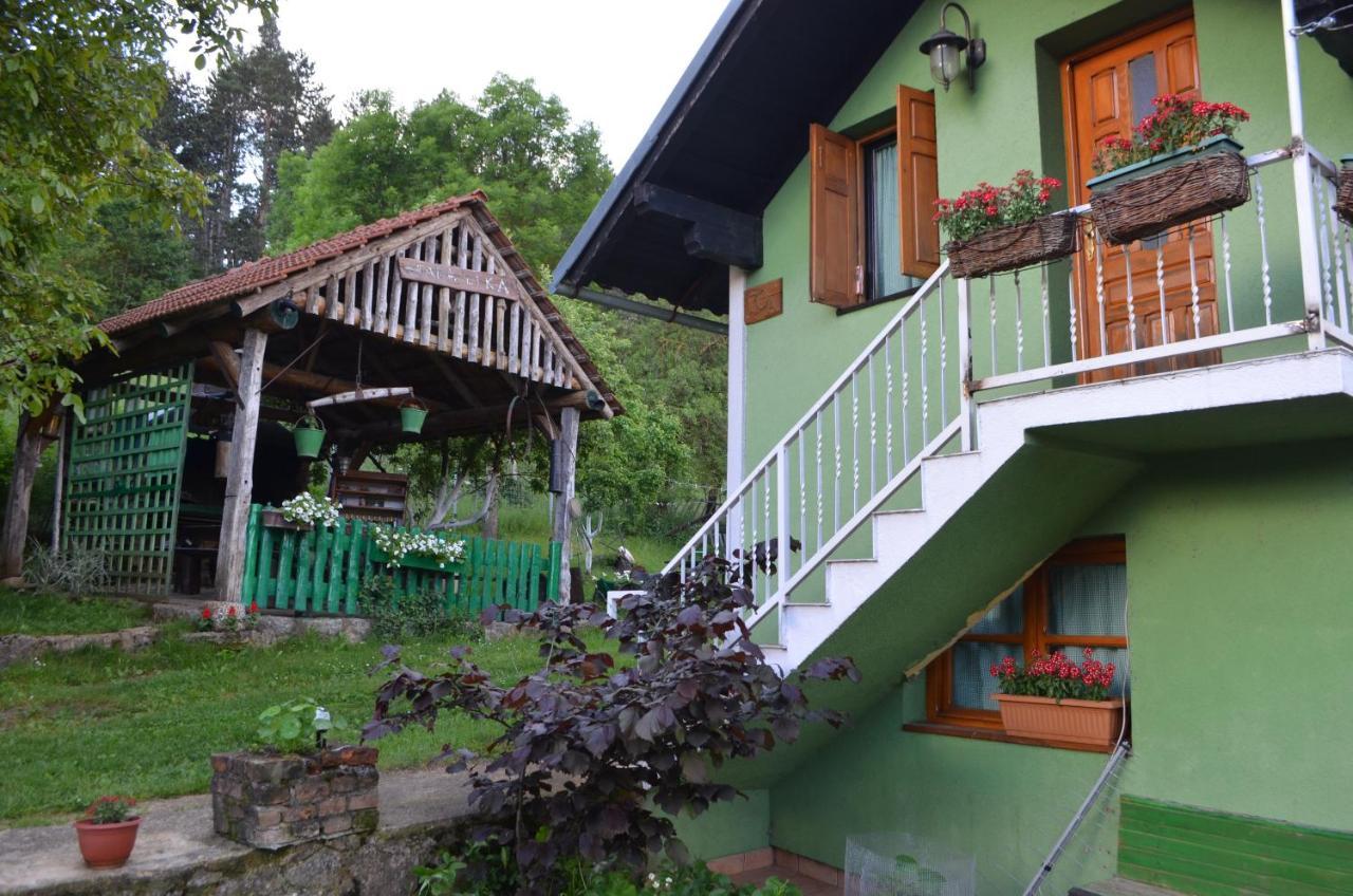 Ivona - Kuca Za Odmor Perusic - Stara Lika Apartment Exterior foto