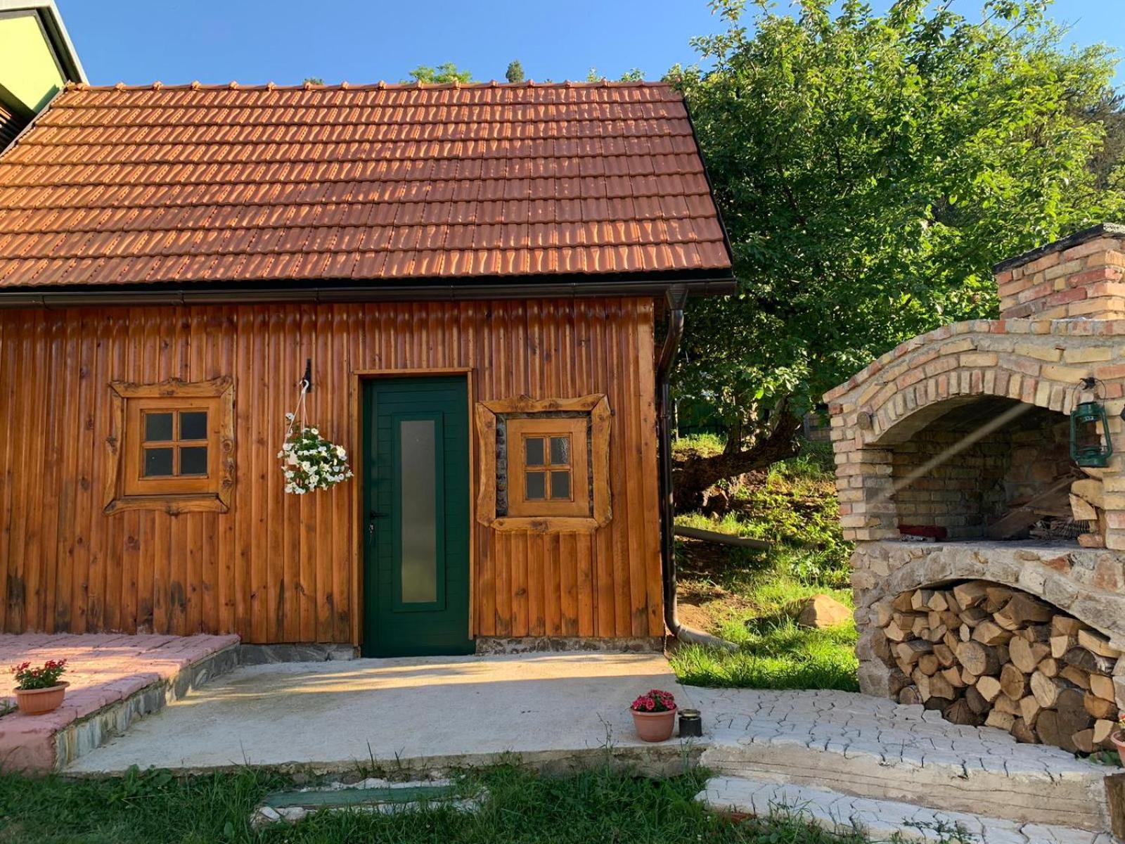 Ivona - Kuca Za Odmor Perusic - Stara Lika Apartment Exterior foto