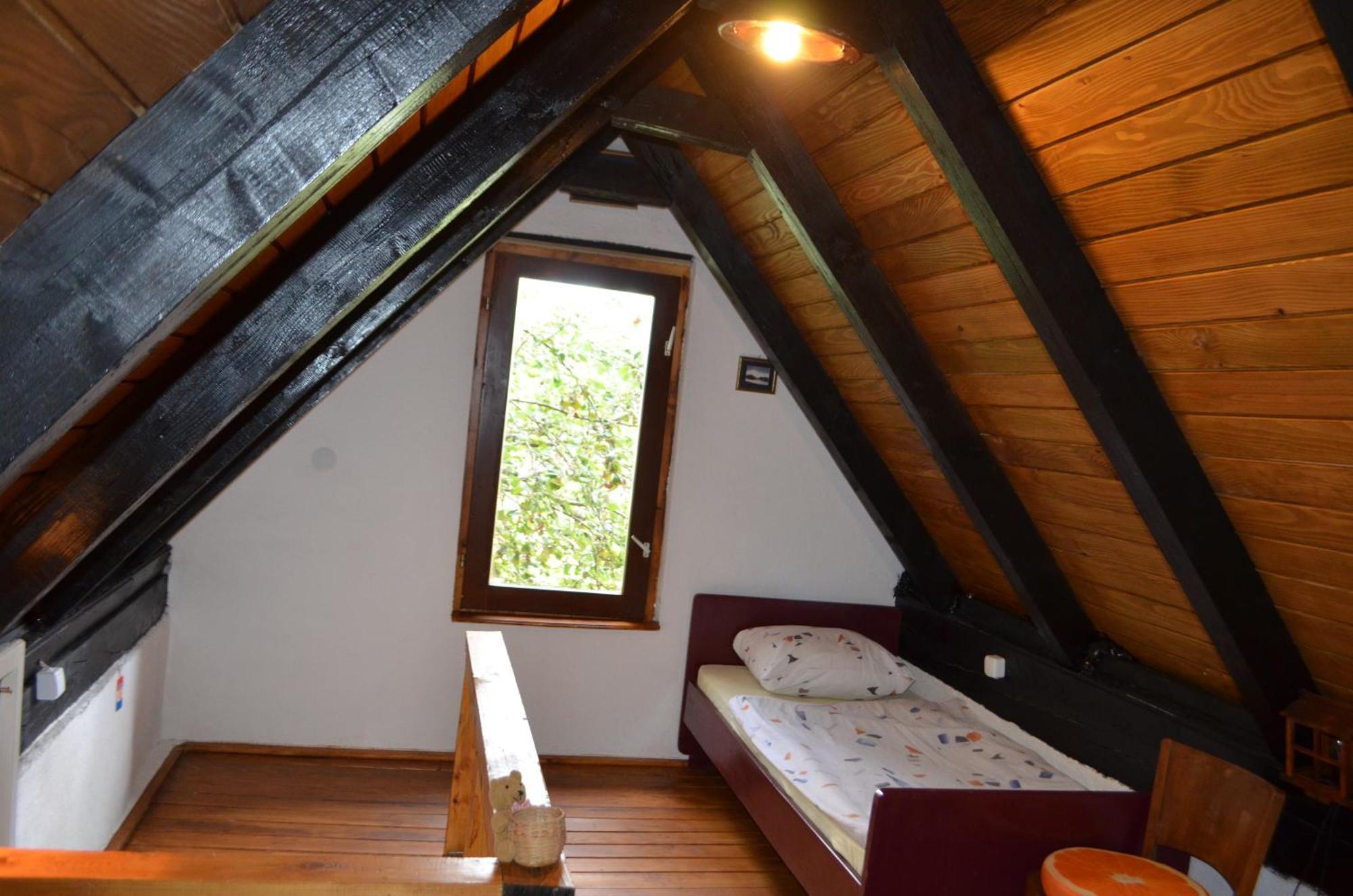 Ivona - Kuca Za Odmor Perusic - Stara Lika Apartment Exterior foto