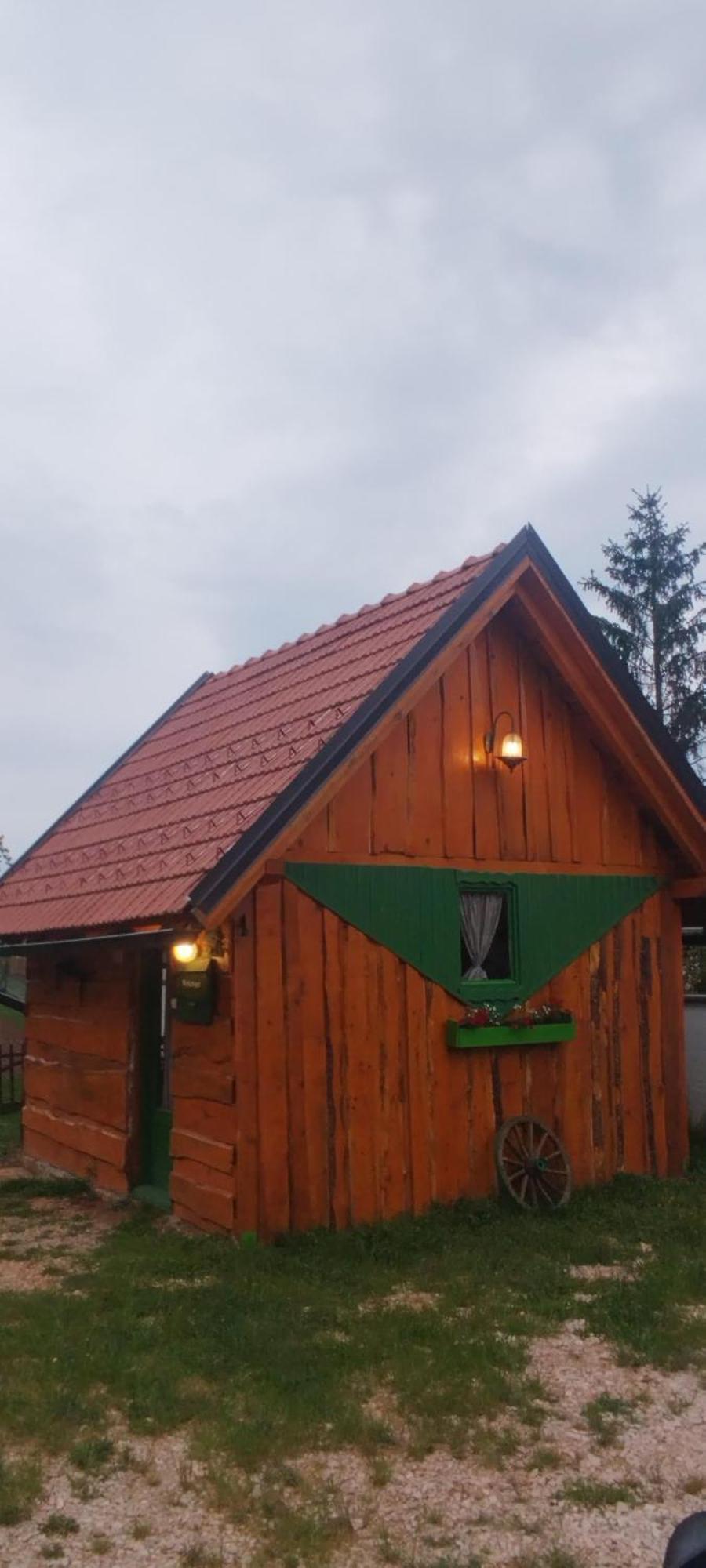 Ivona - Kuca Za Odmor Perusic - Stara Lika Apartment Exterior foto